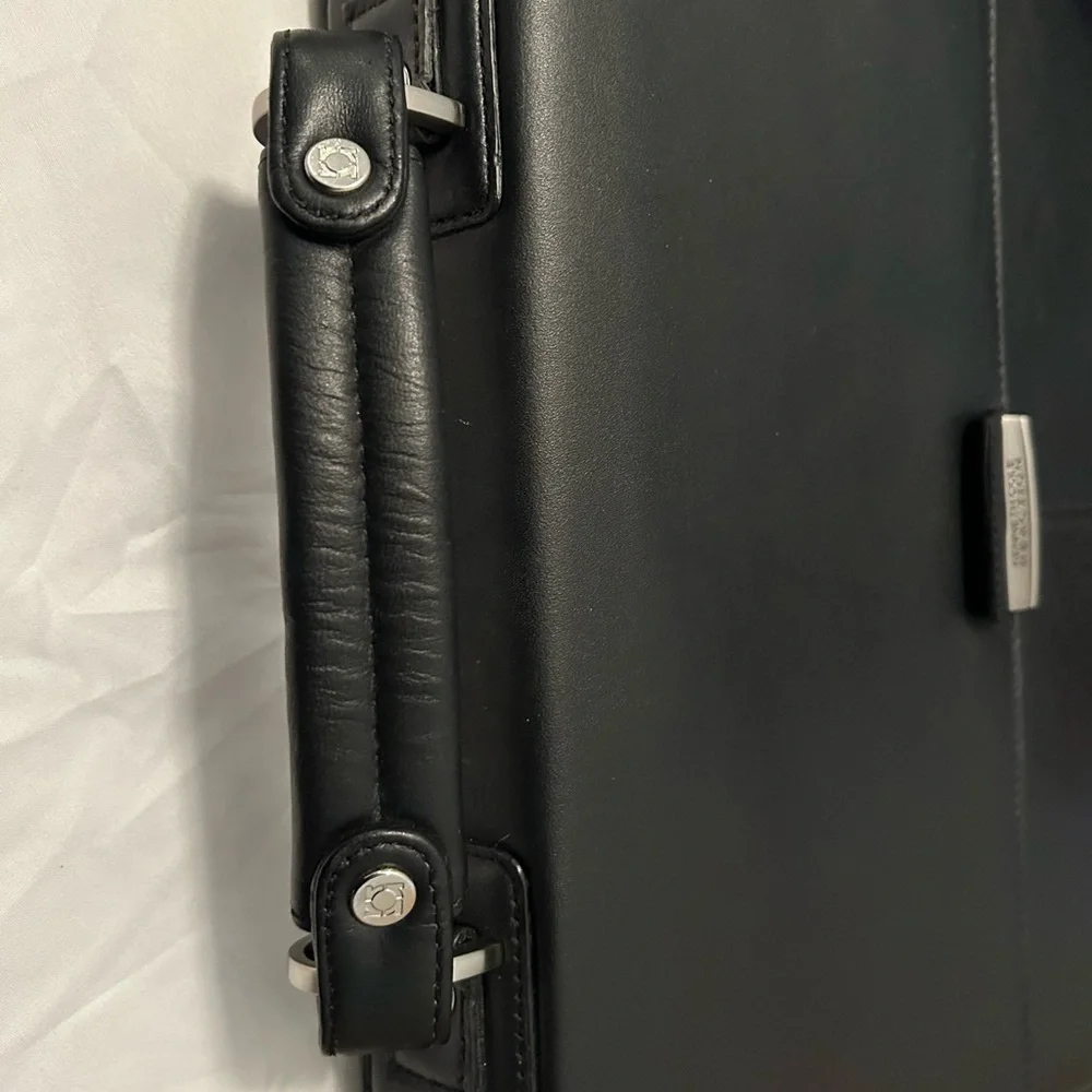 KENNETH COLE REACTION LEATHER BRIEFCASE